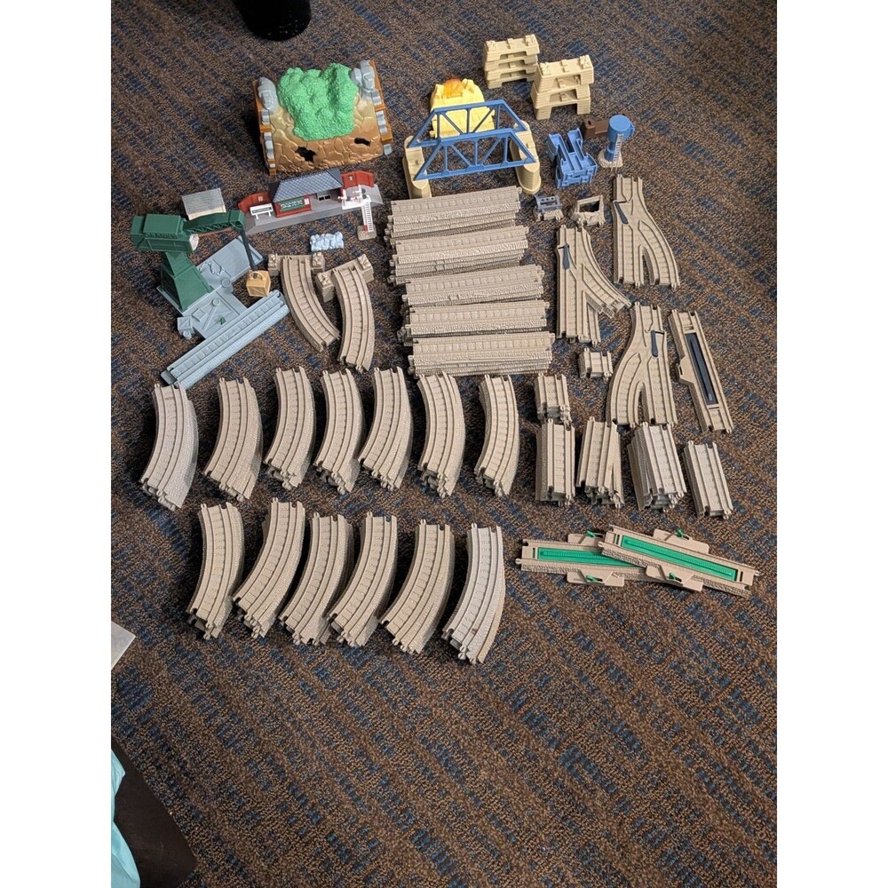 126 Piece Large Lot of ROAD TRACK Rail THOMAS Trackmasters TRAIN Pieces Track